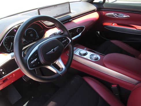 Used 2024 Genesis GV70 2.5T w/ Sport Prestige Package AWD/4WD image 17