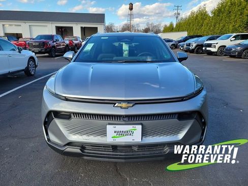 New 2026 Chevrolet Equinox EV LT image 2