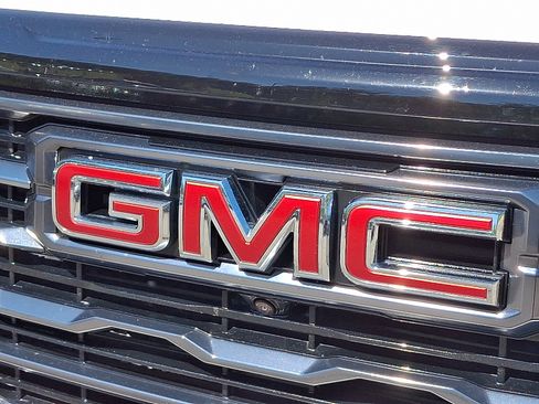Used 2025 GMC Acadia AT4 w/ Super Cruise Package AWD/4WD image 29