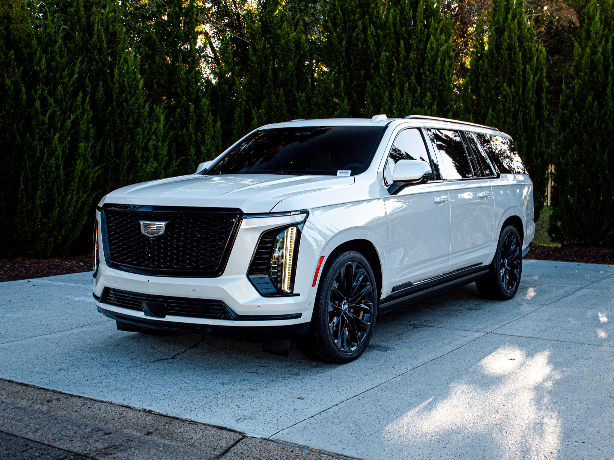 Used 2025 Cadillac Escalade ESV Sport Platinum w/ LPO, ONYX Package AWD/4WD image 5