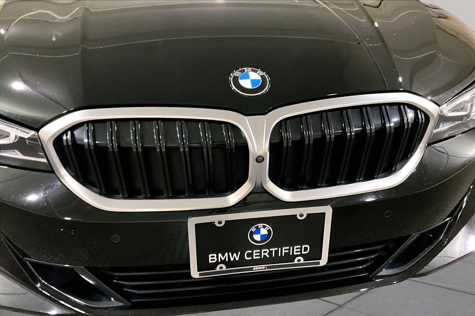Used 2025 BMW 330i xDrive Sedan w/ Premium Package AWD/4WD image 31