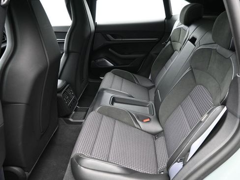 Certified 2025 Porsche Taycan 4S AWD/4WD image 7