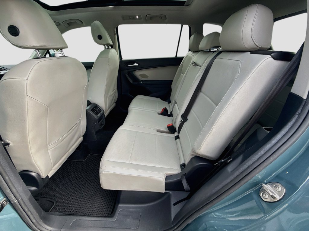 Used 2020 Volkswagen Tiguan SE w/ Panoramic Sunroof Package AWD/4WD image 30