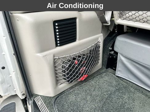 Used 2022 Chevrolet Express 2500 w/ Enhanced Convenience Package image 12