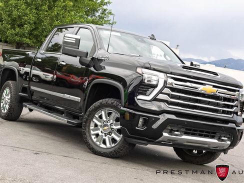 Used 2024 Chevrolet Silverado 2500 High Country w/ Technology Package AWD/4WD image 1