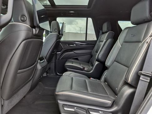 Used 2021 Cadillac Escalade Sport w/ LPO, Illumination Package image 21