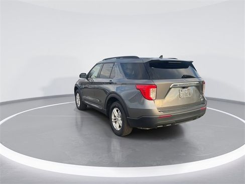 Used 2022 Ford Explorer XLT image 6