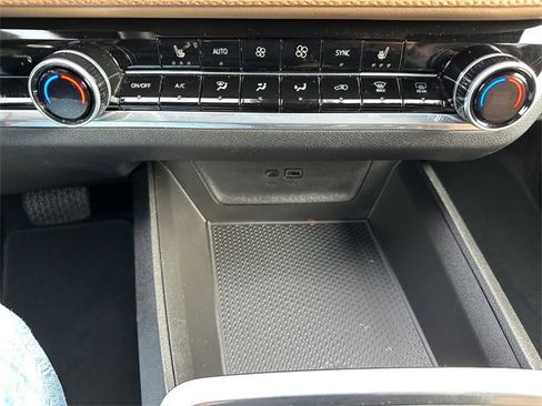 Used 2025 Chevrolet Equinox ACTIV image 21