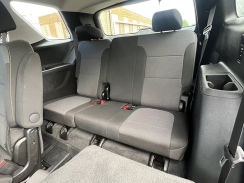 Used 2020 Chevrolet Traverse LT w/ LPO, Floor Liner Package AWD/4WD image 12