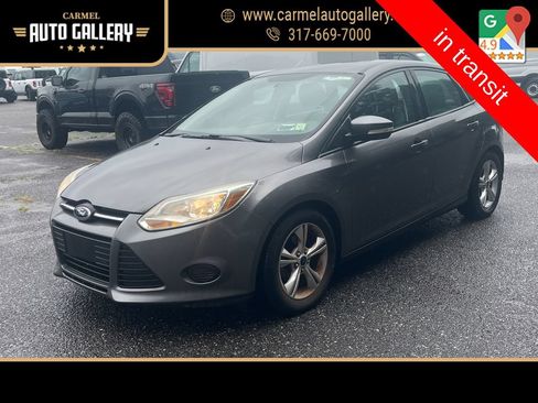 Used 2014 Ford Focus SE FWD image 1