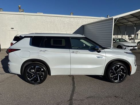New 2025 Mitsubishi Outlander SEL image 8
