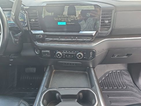 Used 2024 Chevrolet Silverado 3500 LT w/ Convenience Package image 26