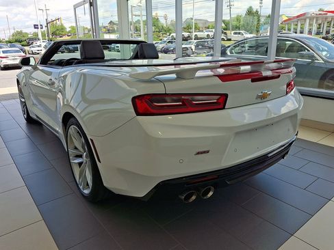 Used 2018 Chevrolet Camaro SS RWD image 4