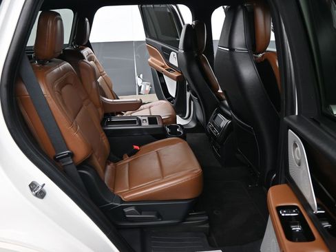 Used 2021 Lincoln Aviator Reserve w/ Equipment Group 208A image 2