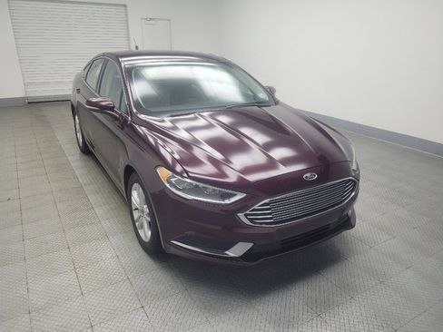 Used 2018 Ford Fusion SE w/ Fusion SE Technology Package FWD image 13