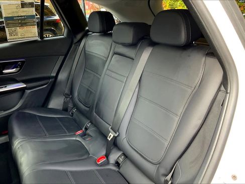 Used 2024 Mercedes-Benz GLC 300 4MATIC w/ Driver Assistance Package image 20