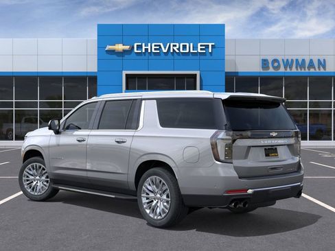 New 2026 Chevrolet Suburban Premier image 3