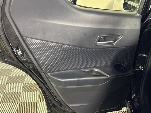 Used 2020 Toyota C-HR XLE FWD image 19
