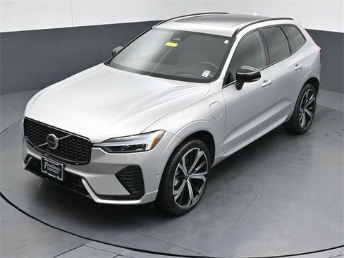 Used 2022 Volvo XC60 T8 R-Design w/ Advanced Package image 48
