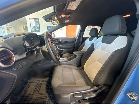 Used 2024 Chevrolet Trax RS FWD image 4