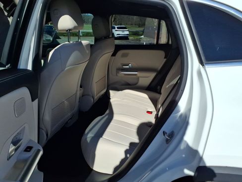 Used 2025 Mercedes-Benz GLA 250 4MATIC image 31
