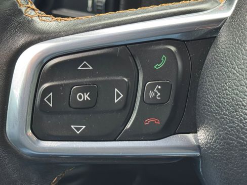 Used 2023 Jeep Wrangler Unlimited Sahara AWD/4WD image 19