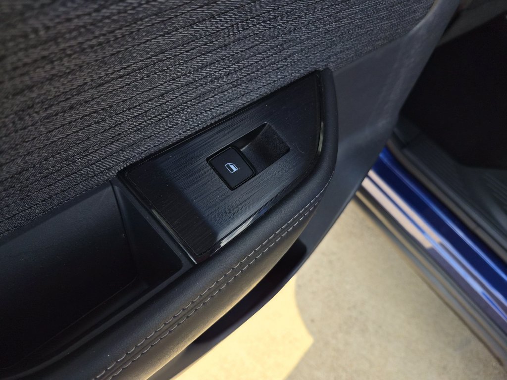 Used 2021 Nissan Rogue S FWD image 13