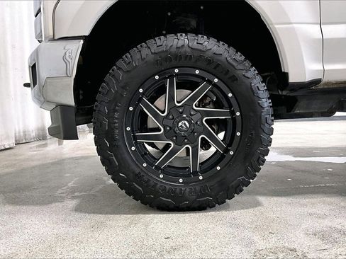 Used 2019 Ford F250 Lariat image 8
