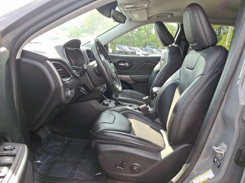 Used 2021 Jeep Cherokee Latitude Plus AWD/4WD image 14