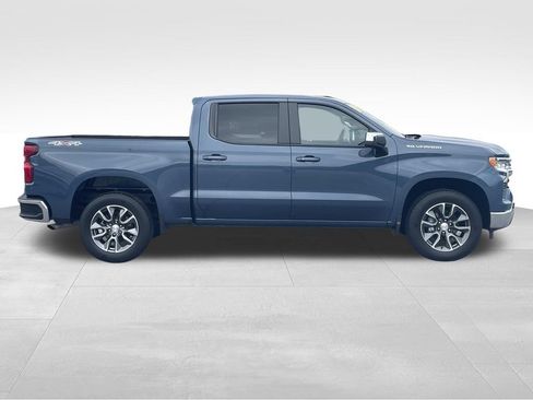 Used 2024 Chevrolet Silverado 1500 LT AWD/4WD image 2