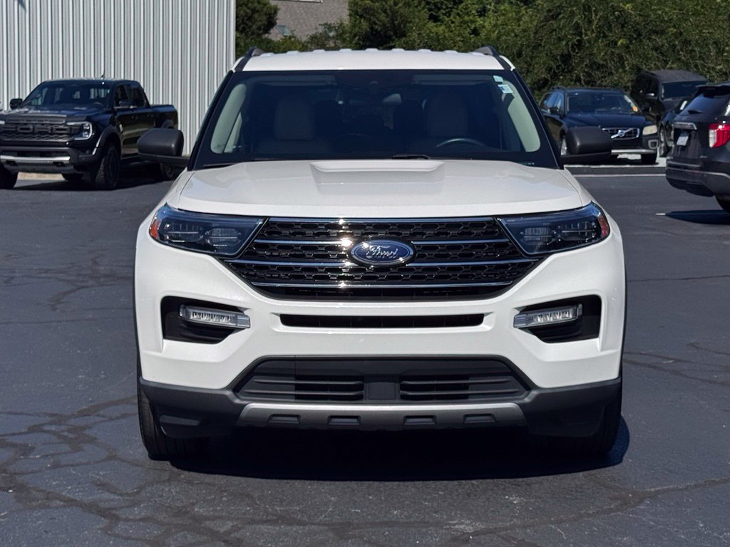 Used 2022 Ford Explorer XLT w/ Equipment Group 202A AWD/4WD image 17