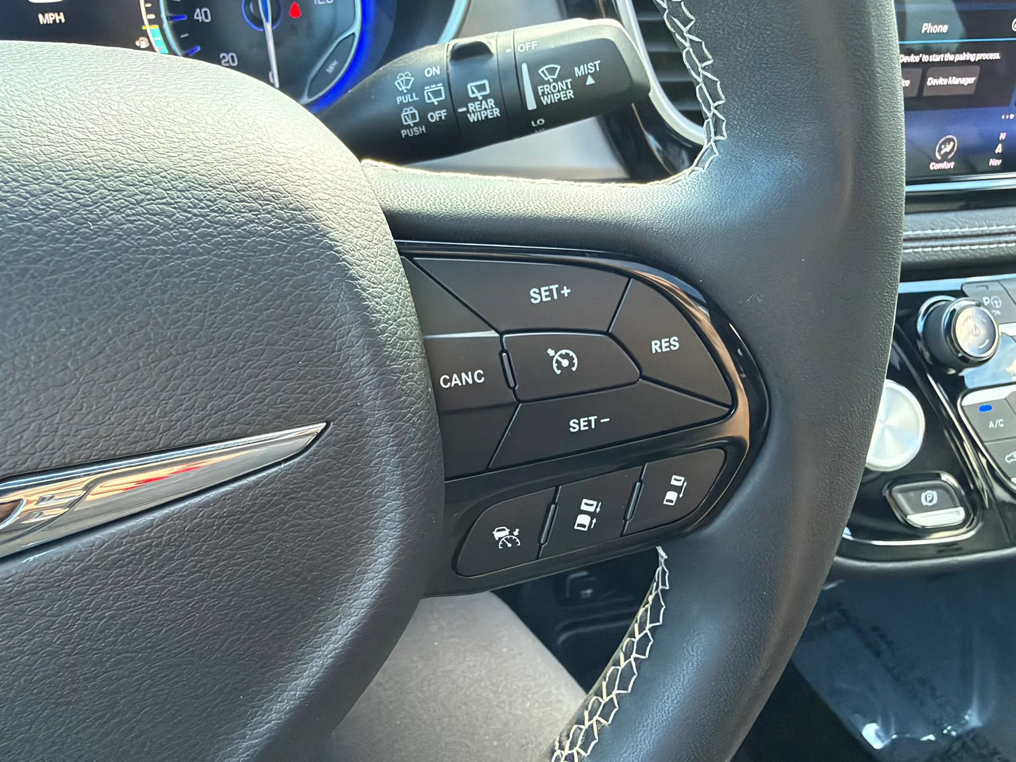 Used 2022 Chrysler Pacifica Touring-L w/ Uconnect Theater Family Group AWD/4WD image 19