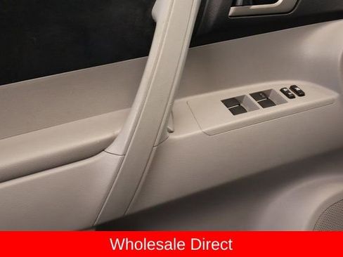 Used 2012 Toyota Highlander 4WD w/ Tech Pkg image 9