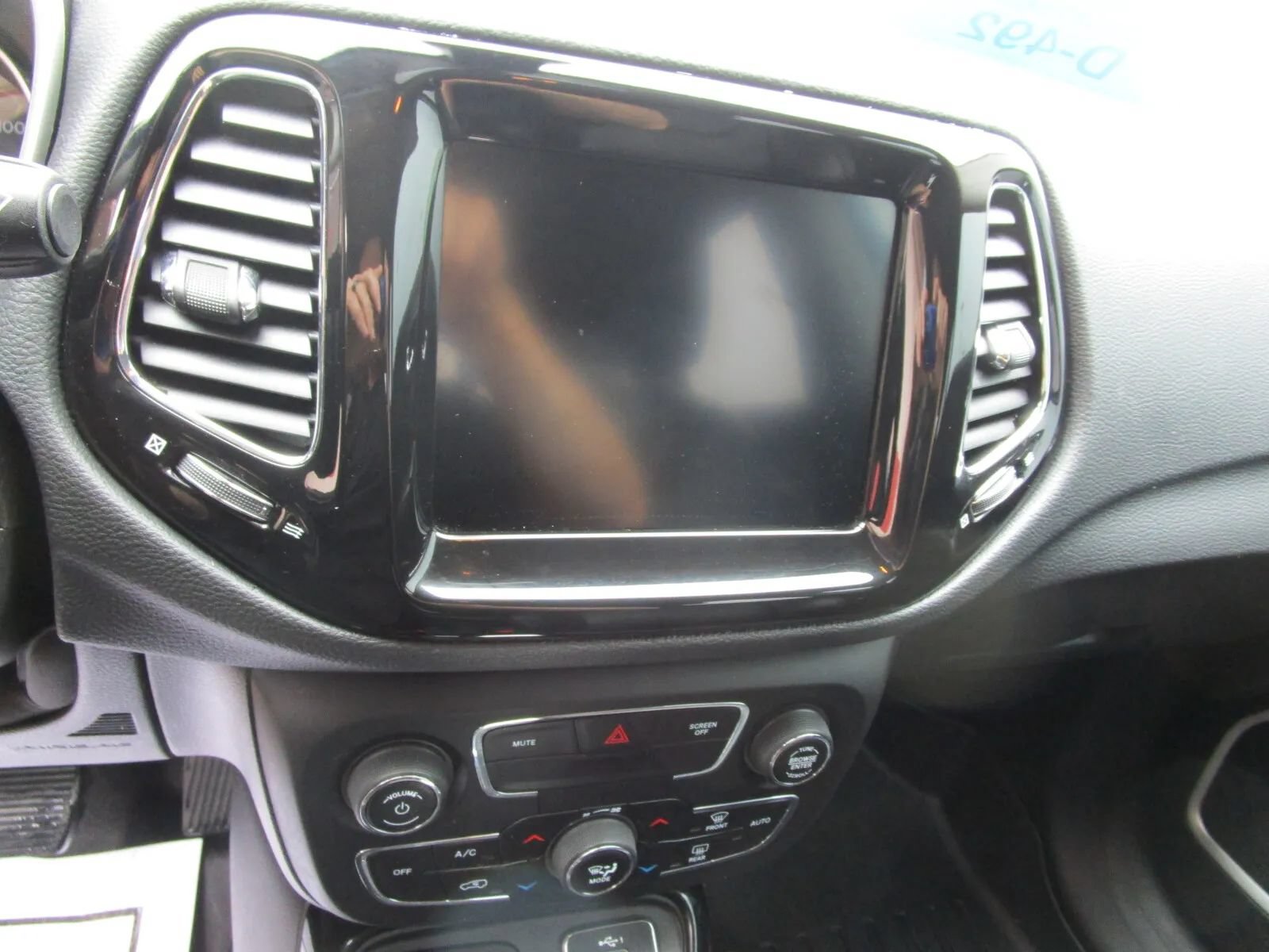 Used 2019 Jeep Compass Limited AWD/4WD image 16