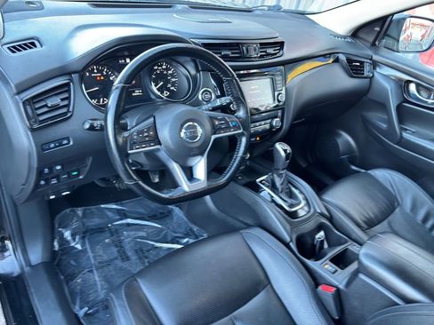 Used 2022 Nissan Rogue Sport SL w/ Premium Package image 18