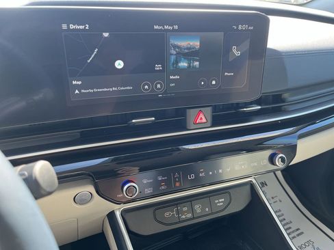 Used 2025 Kia Carnival SX Prestige FWD image 16