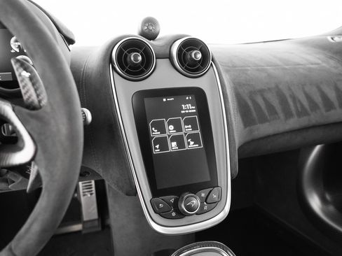 Used 2020 McLaren 620R RWD image 27