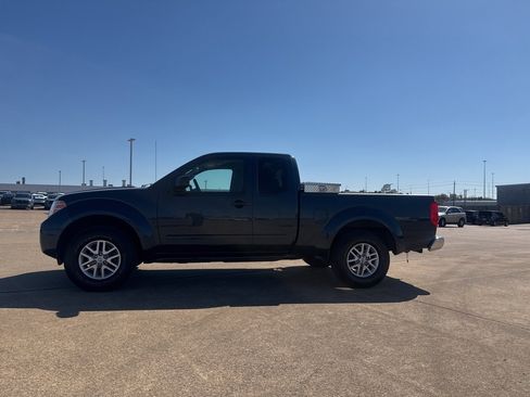 Used 2016 Nissan Frontier SV image 13