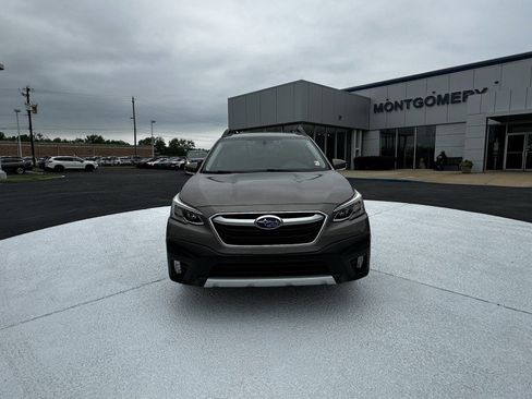 Used 2022 Subaru Outback Limited AWD/4WD image 2