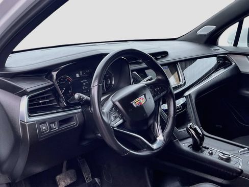 Used 2024 Cadillac XT6 Premium Luxury AWD/4WD image 9