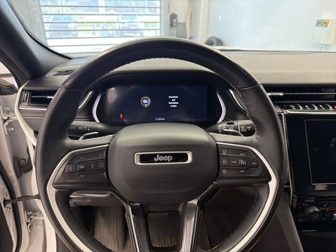 Used 2022 Jeep Grand Cherokee L Laredo AWD/4WD image 28