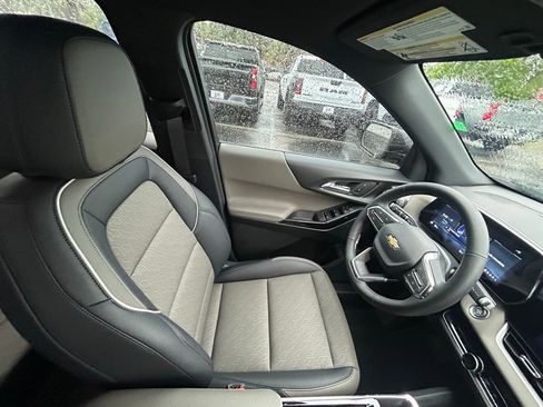 New 2026 Chevrolet Equinox LT w/ Convenience Package II FWD image 26