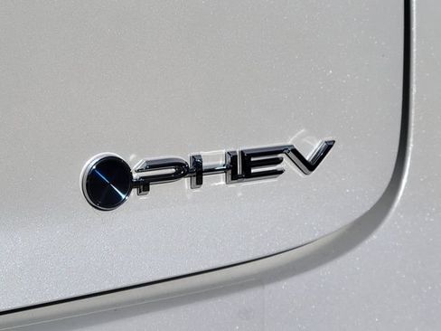 Used 2026 Toyota Prius Plug-In Hybrid FWD image 25