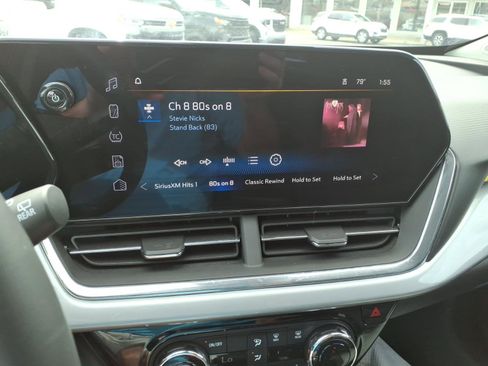 Certified 2025 Chevrolet Trax LT w/ LT Convenience Package image 19