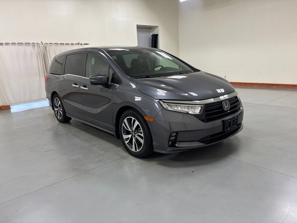 Used 2021 Honda Odyssey Touring image 2