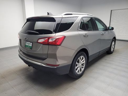 Used 2018 Chevrolet Equinox LT w/ Sun & Infotainment Package FWD image 9