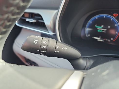 Used 2024 Toyota Highlander Platinum image 31