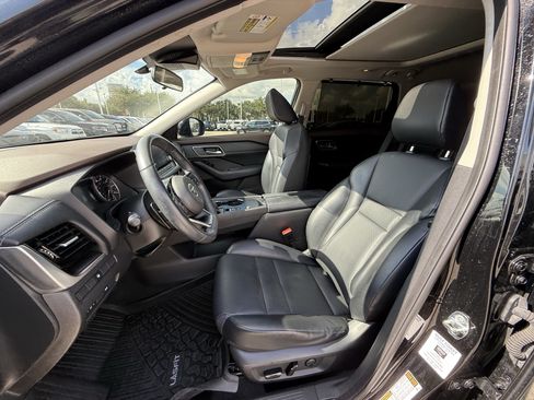Used 2021 Nissan Rogue SV w/ Premium Package FWD image 28