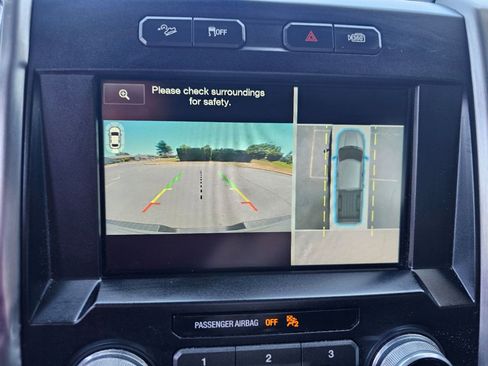 Used 2015 Ford F150 Platinum w/ Technology Package image 29