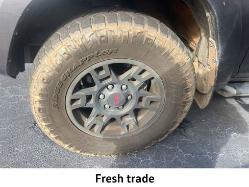 Used 2022 Toyota 4Runner SR5 Premium w/ Moonroof Package image 2